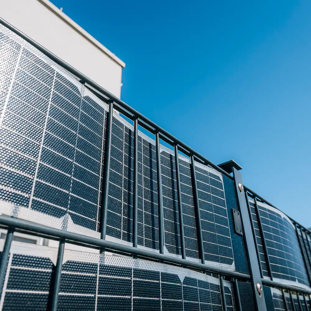 Solar-Balkonkraftwerk für Doppelstabmattenzaun – 800 W steckerfertig (468 Wp) - Image 3